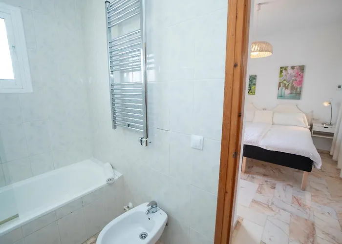 Residensol 13 Menyber 公寓